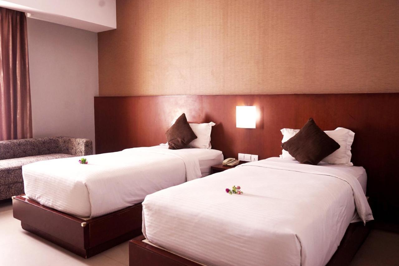 Grand Hatika Hotel Tanjung Pandan Kültér fotó