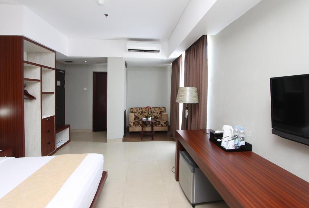 Grand Hatika Hotel Tanjung Pandan Kültér fotó
