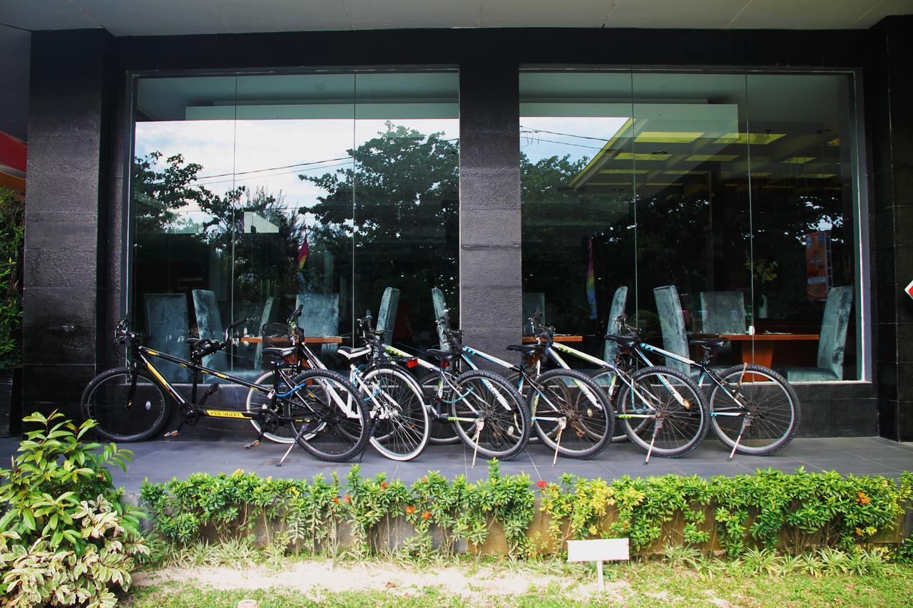 Grand Hatika Hotel Tanjung Pandan Kültér fotó