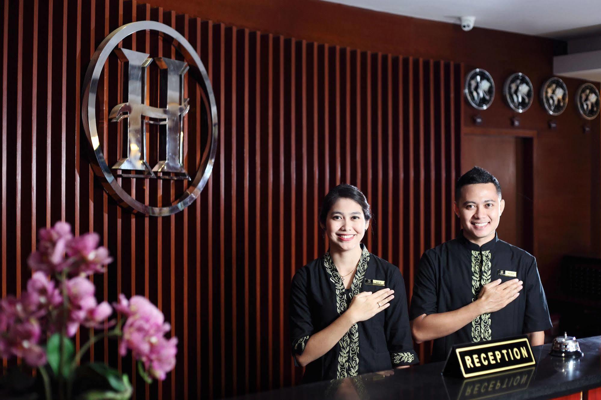 Grand Hatika Hotel Tanjung Pandan Kültér fotó