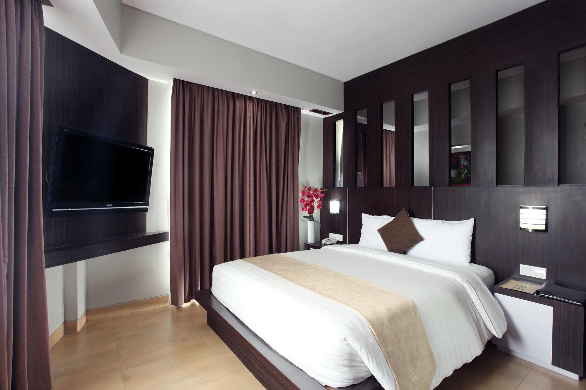 Grand Hatika Hotel Tanjung Pandan Kültér fotó