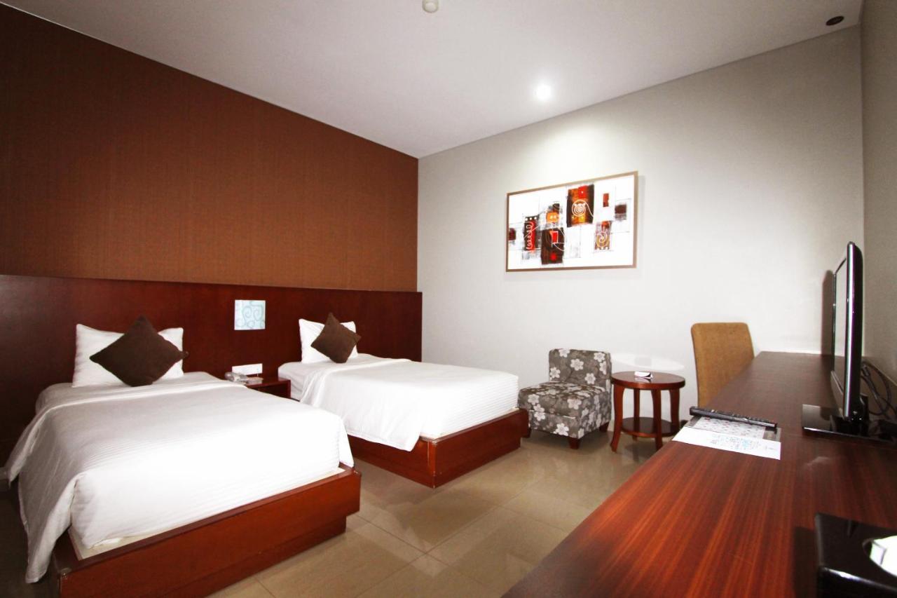 Grand Hatika Hotel Tanjung Pandan Kültér fotó