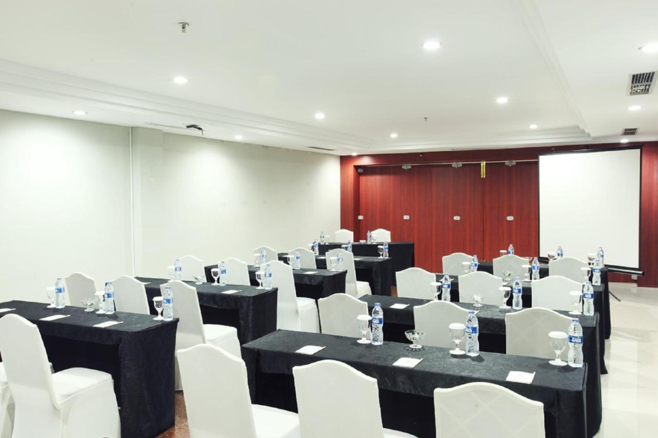 Grand Hatika Hotel Tanjung Pandan Kültér fotó