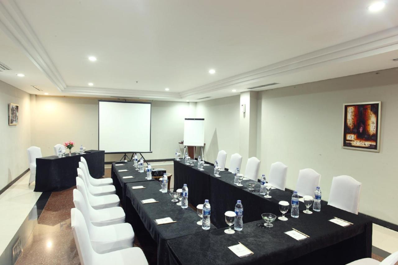 Grand Hatika Hotel Tanjung Pandan Kültér fotó
